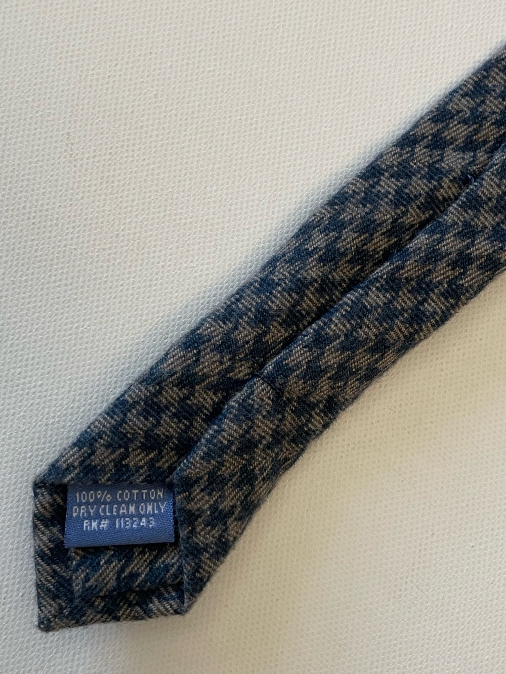 The Tie Bar 100% Cotton Tan/Teal Houndstooth Tie (2.5in x 59.75in) - Picture 6 of 7